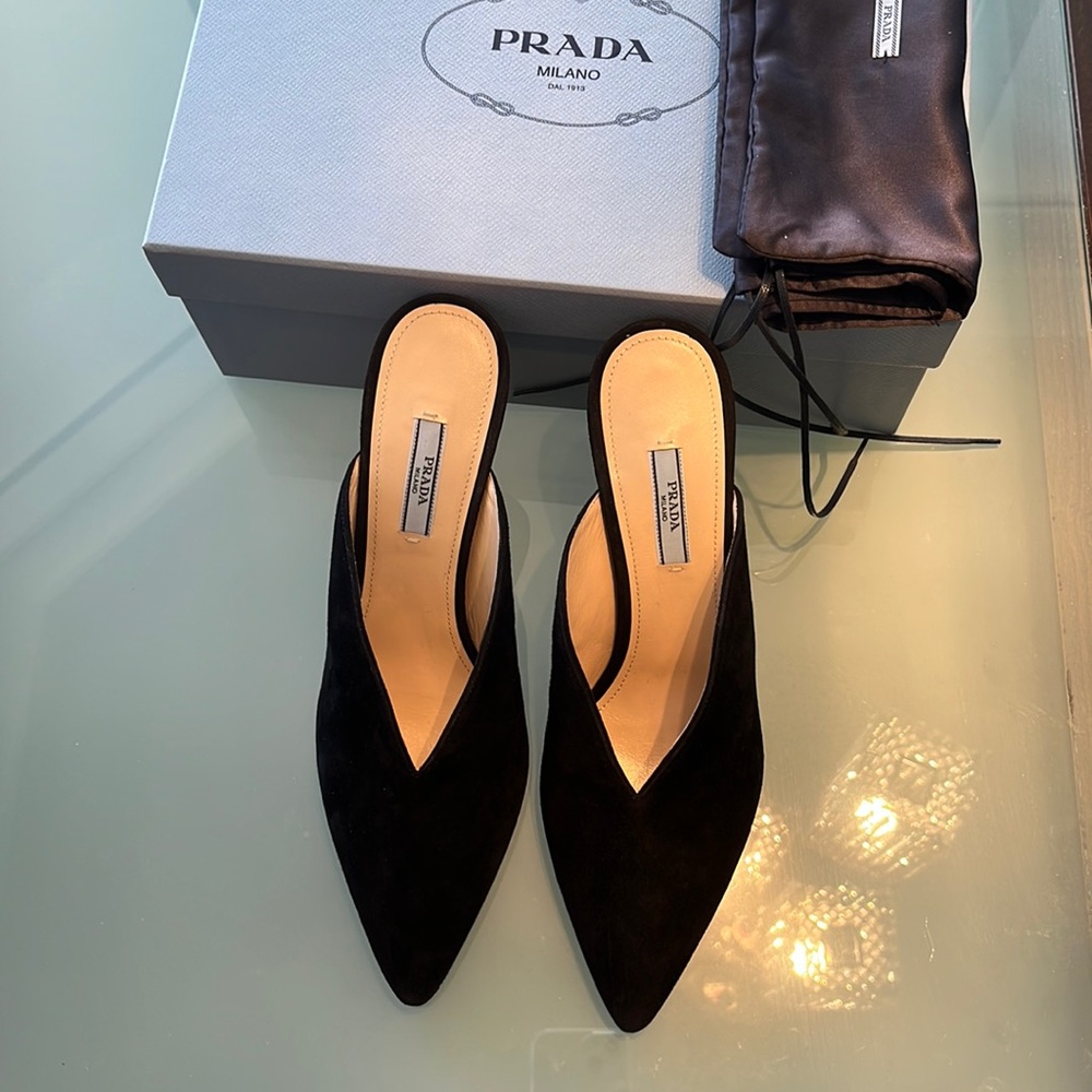 Woman’s Prada shoes, size 10 black